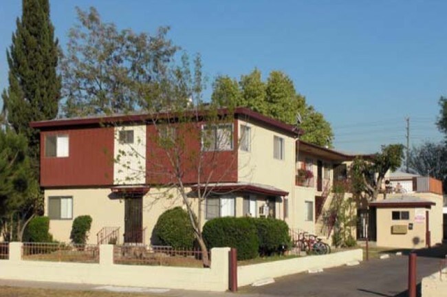 5914-5920 Willowcrest Ave in North Hollywood, CA - Foto de edificio - Building Photo