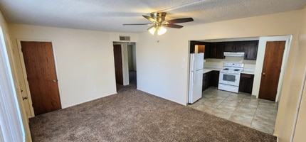 1041 N Mesa Dr in Mesa, AZ - Building Photo - Building Photo