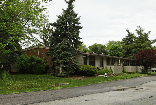 Clearwater Apartments in Eastlake, OH - Building Photo - Building Photo