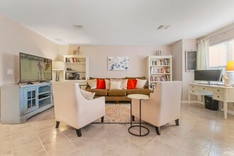 13477 Fountain View Blvd in Wellington, FL - Building Photo - Building Photo