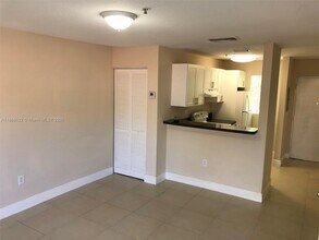 1043 NW 4th St in Miami, FL - Building Photo - Building Photo