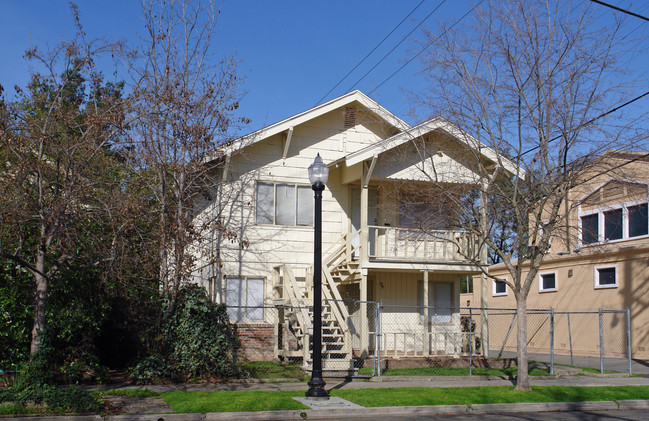 2832-2838 33rd St in Sacramento, CA - Foto de edificio - Building Photo