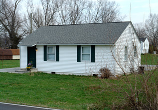 5112 Schubert Rd in Knoxville, TN - Foto de edificio - Building Photo