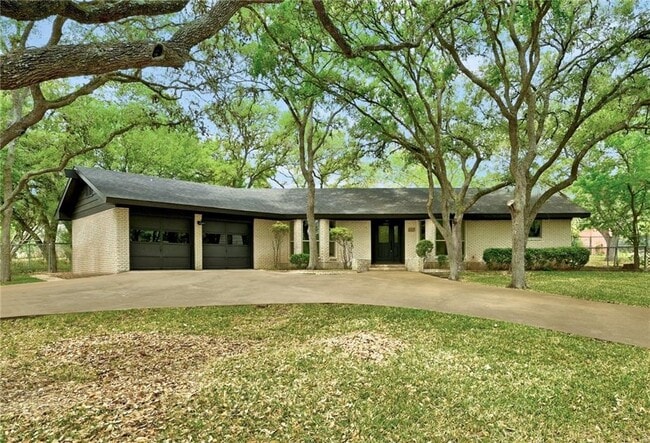 608 Franklin Dr in San Marcos, TX - Building Photo - Building Photo