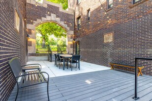 Treehouse Apartments in Des Moines, IA - Building Photo