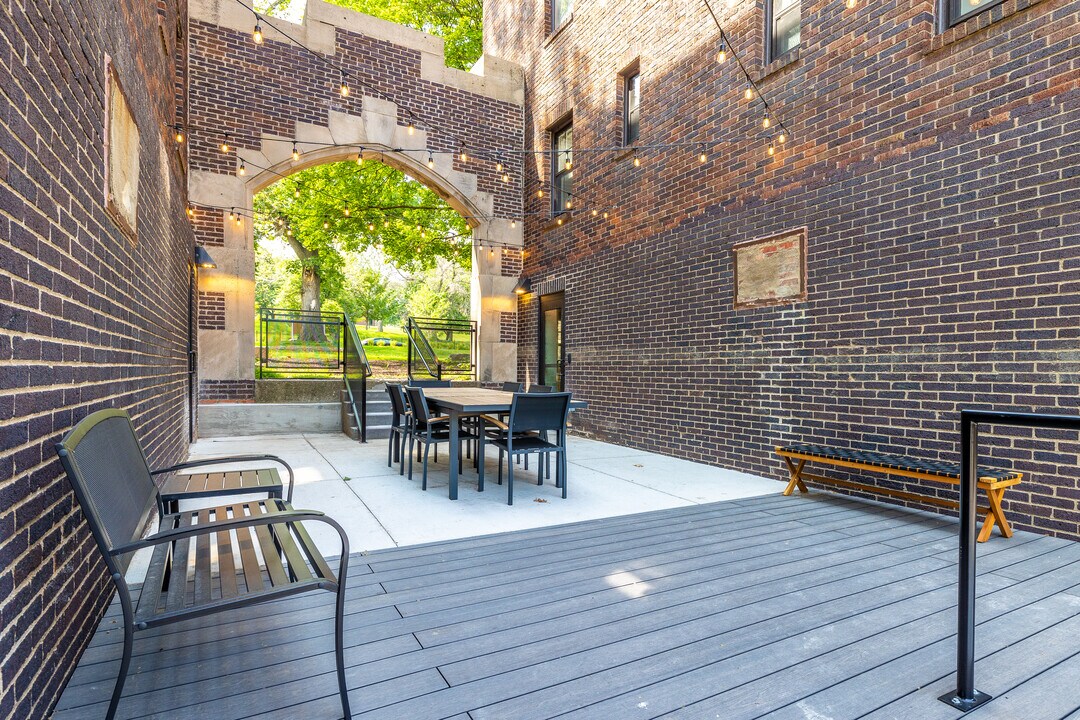 Treehouse Apartments in Des Moines, IA - Building Photo