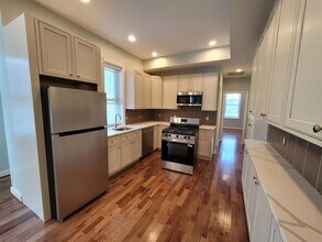2901 N Calvert St in Baltimore, MD - Building Photo - Building Photo