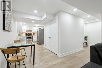 437 Dorchester St in Newmarket, ON - Building Photo - Building Photo