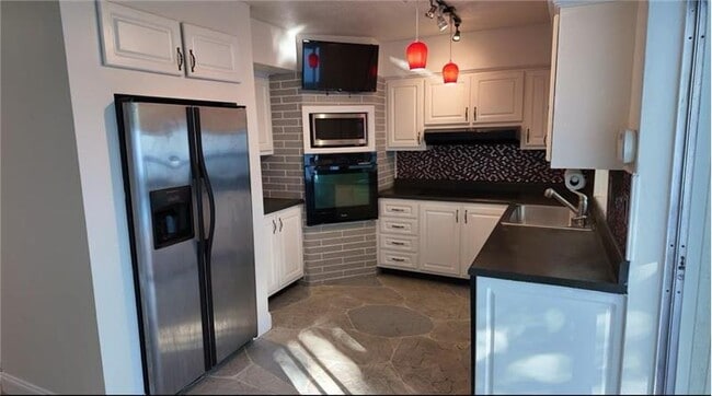 600 NW 38th Ct in Deerfield Beach, FL - Building Photo - Building Photo