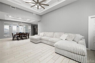 21 Middle St in Alamo, TX - Building Photo - Building Photo