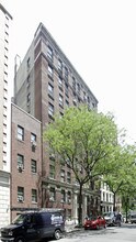 225 W 71st St in New York, NY - Building Photo - Building Photo