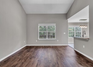 129 Fairway Dr in Crestview, FL - Foto de edificio - Building Photo