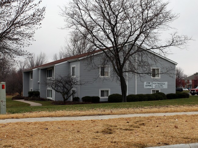 Melrose Manor in Findlay, OH - Building Photo - Building Photo