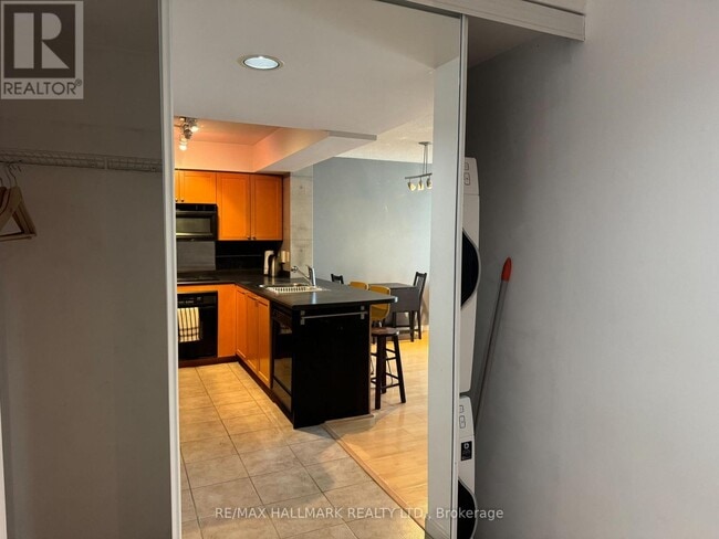 330 Adelaide St E in Toronto, ON - Building Photo - Building Photo