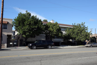 10731 Palms Blvd in Los Angeles, CA - Foto de edificio - Building Photo