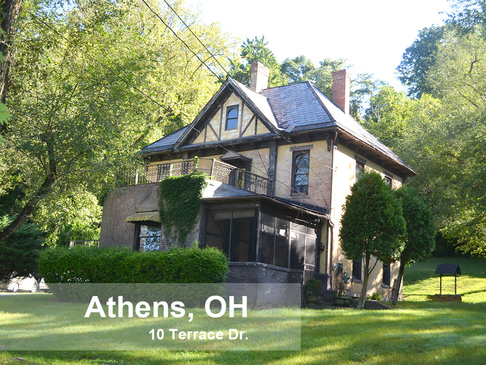 10 Terrace Dr, Unit A in Athens, OH - Foto de edificio