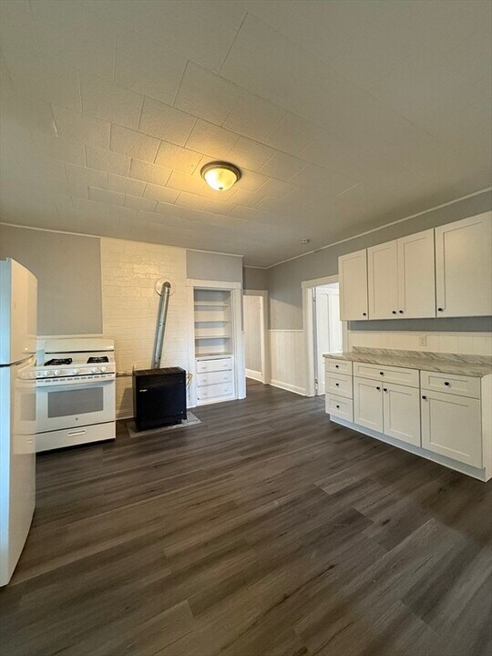62 Harrison St in Worcester, MA - Building Photo