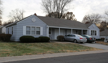 Navy Hill Duplexes in Olathe, KS - Building Photo - Building Photo