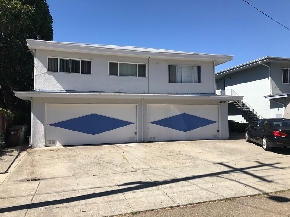 2537 34th Ave, Unit A in Oakland, CA - Building Photo