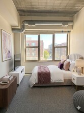 1735 W Diversey Pkwy, Unit 408 in Chicago, IL - Foto de edificio - Building Photo