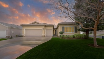 5703 Park Pl Dr in Bakersfield, CA - Building Photo