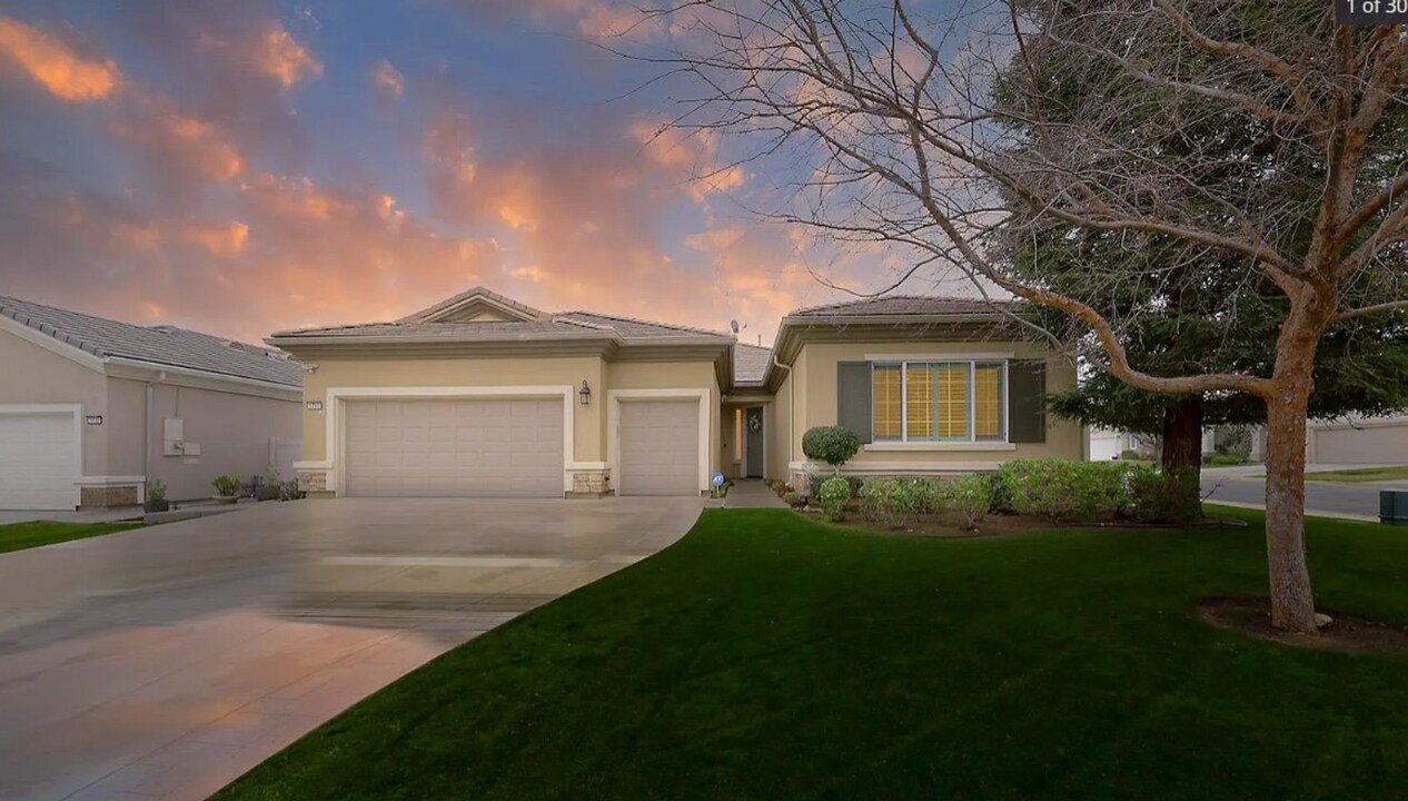 5703 Park Pl Dr in Bakersfield, CA - Building Photo