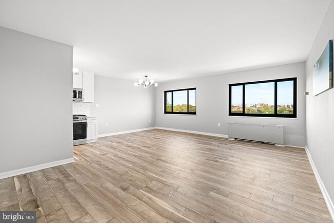 1300 S Arlington Ridge Rd in Arlington, VA - Building Photo - Building Photo