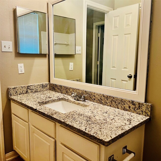 18215 Linden Forest Ln