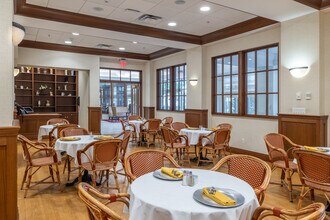 The Sinclair at Port Washington in Port Washington, NY - Foto de edificio - Interior Photo