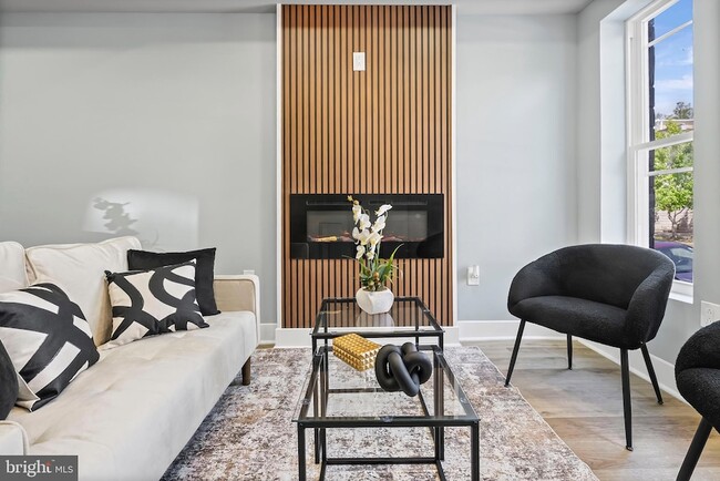 1607 E Lanvale St in Baltimore, MD - Foto de edificio - Building Photo