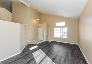 414 W Ella J Gilmore St in Apopka, FL - Foto de edificio - Building Photo