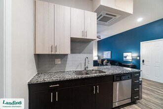 655 W Mallard Creek Church Rd, Unit 03-001 in Charlotte, NC - Building Photo - Building Photo