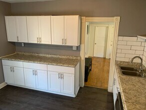 921 20th Ave NE, Unit 2 in Minneapolis, MN - Building Photo - Building Photo