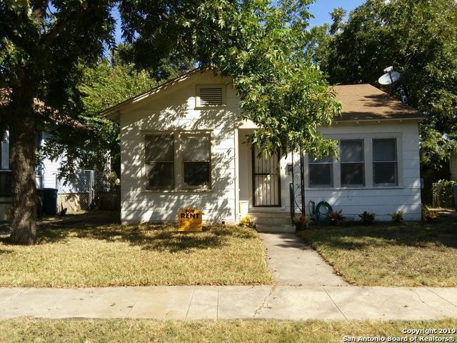 943 Essex St in San Antonio, TX - Building Photo