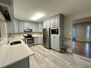 2129 Creek Way in Sandy, UT - Building Photo - Building Photo