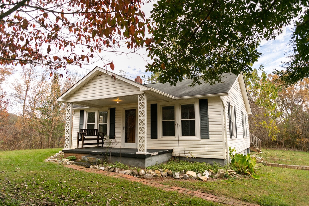 4871 Ponderosa Rd in Morganton, NC - Building Photo
