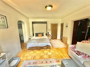 3925 Davis Pl NW in Washington, DC - Building Photo - Building Photo