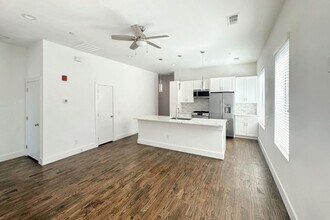1931 N Prairie Ave in Dallas, TX - Building Photo - Building Photo