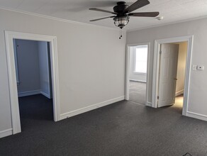 4 Smith St in Niantic, CT - Building Photo - Building Photo