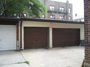 4215 164th St in Flushing, NY - Building Photo - Building Photo