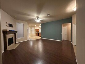 2400 Rookhaven Ln in Yukon, OK - Building Photo