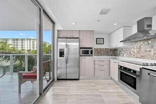 1133 102nd St, Unit 407 in Bay Harbor Islands, FL - Building Photo