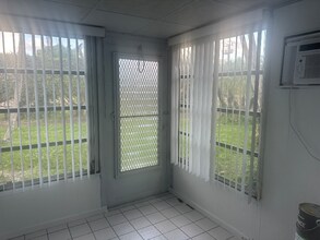 239 Down E Ln in Lake Worth, FL - Building Photo - Building Photo