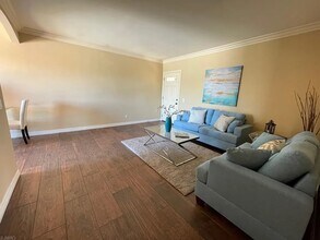195 Avenida Descanso, Unit 212 in Oceanside, CA - Building Photo - Building Photo
