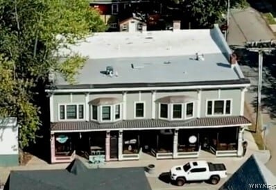 property at 2114 Seneca St