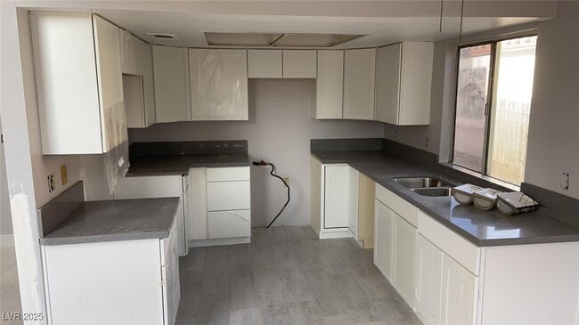 2846 Sandy Fls Wy in Las Vegas, NV - Building Photo - Building Photo