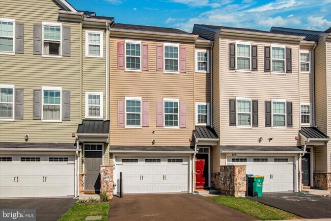 145 Mercer Ct in Fairless Hills, PA - Building Photo - Building Photo