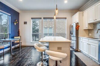 4240 Holland Ave in Dallas, TX - Building Photo - Building Photo
