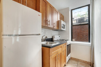 78th Street Apartments in New York, NY - Building Photo - Building Photo