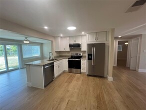 190 Norfolk Ave NW in Port Charlotte, FL - Building Photo - Building Photo